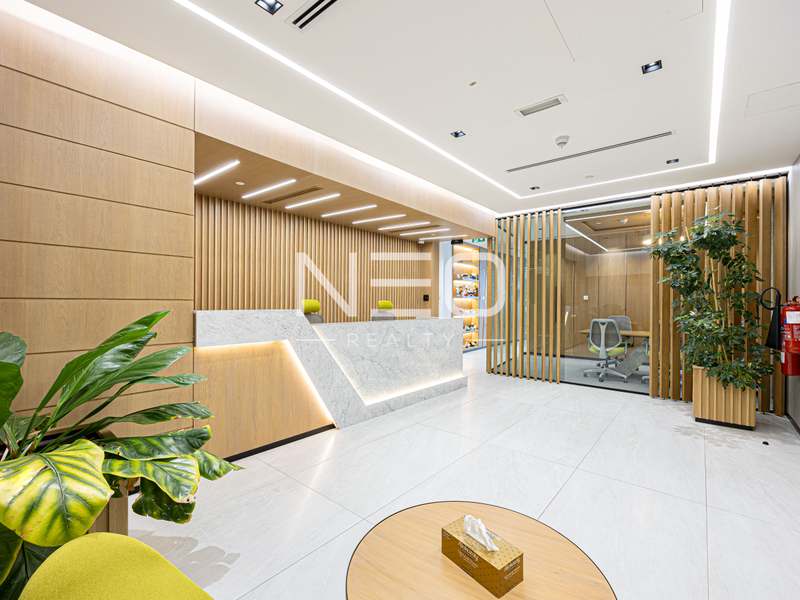 Walk to Metro | Vacant | Bespoke Furnishings